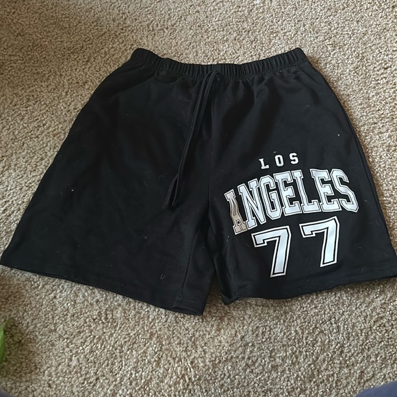 Los Angeles Shorts - Picture 1 of 2